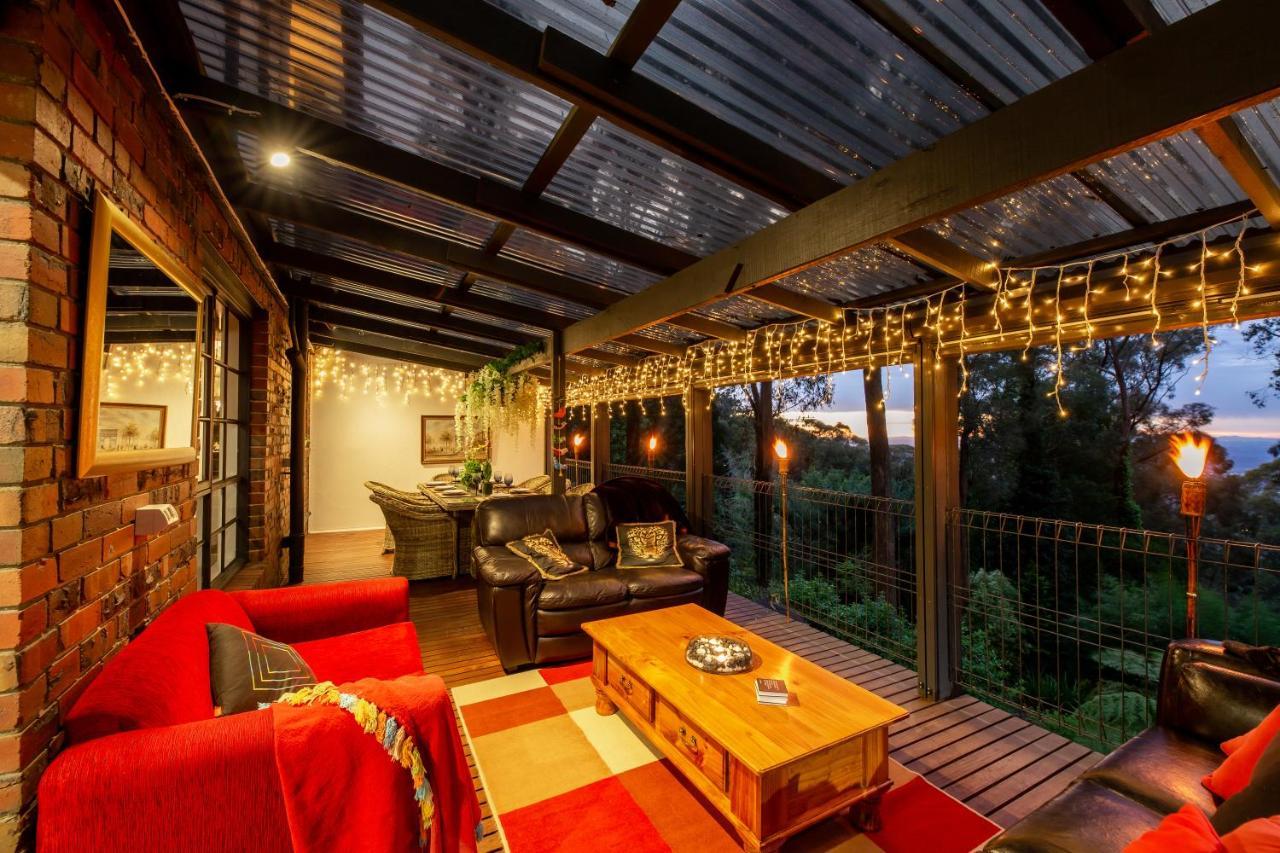 Holly Lodge *