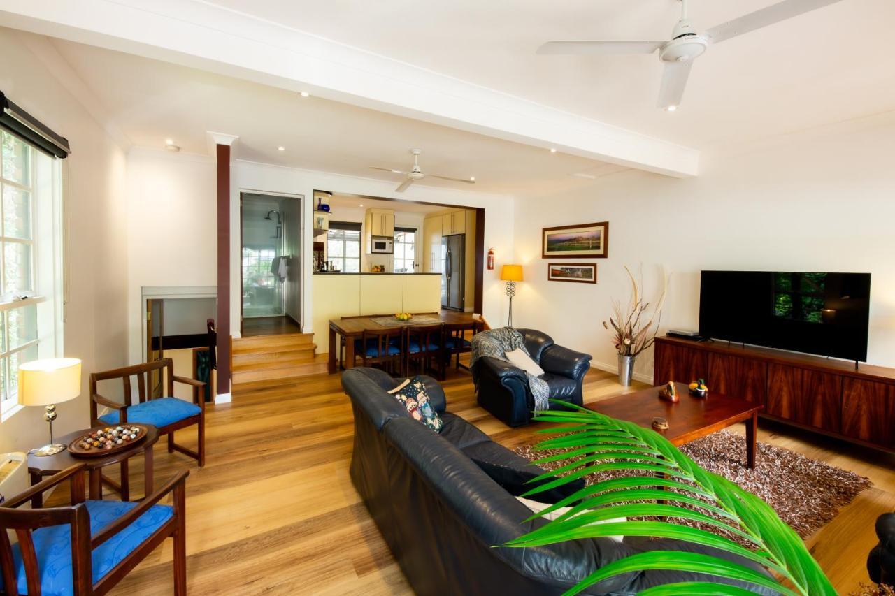Lodge Holly Kalorama