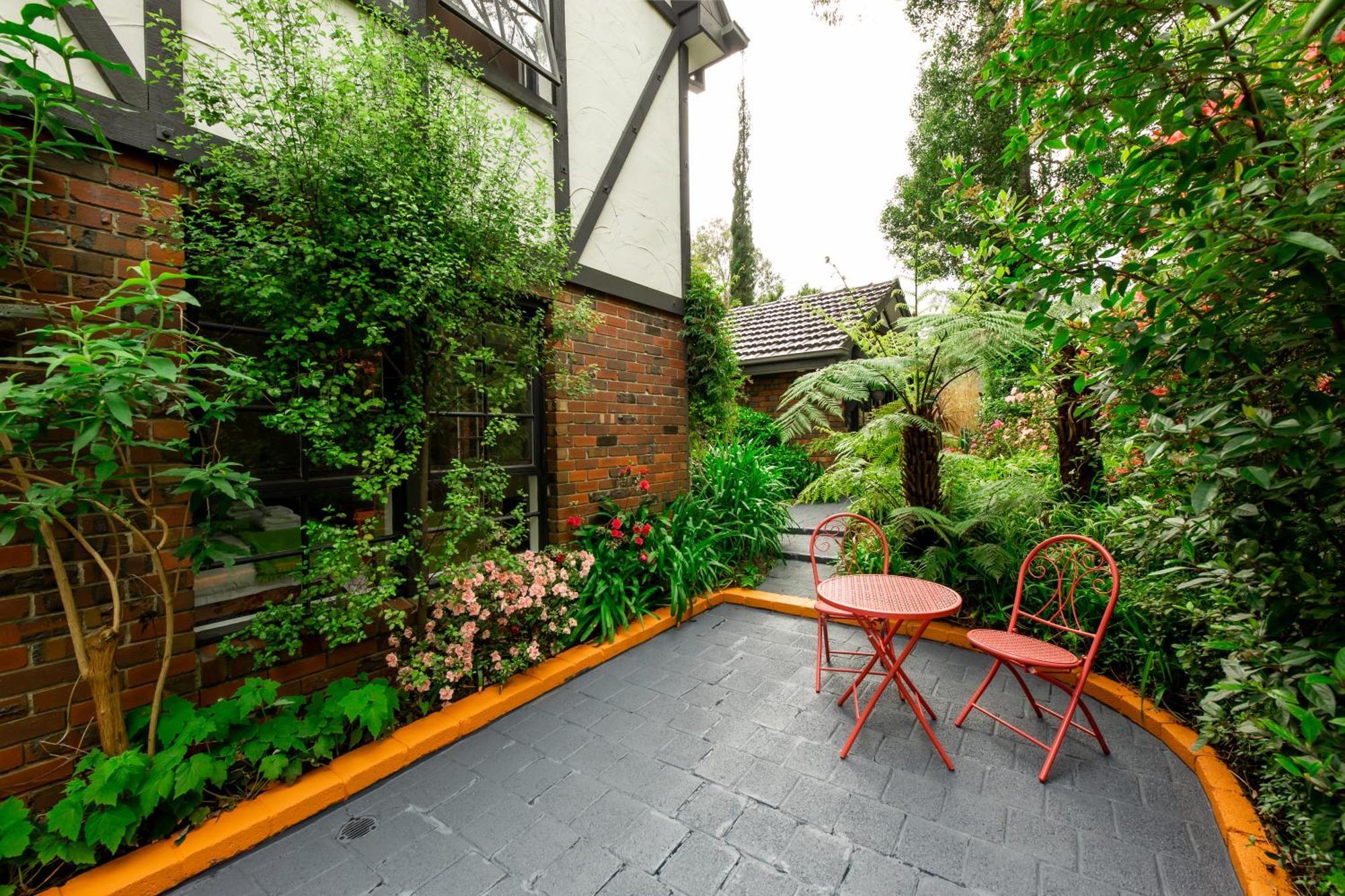 Lodge Holly Kalorama